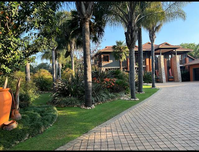 4 BEDROOM FREESTANDING FOR SALE IN RUIMSIG AH